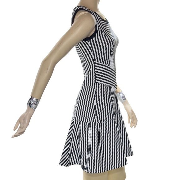 AQUA Women's Dress Black White Stripe Drop Waist Stretch Flounce Bottom Size M - Picture 3 of 12